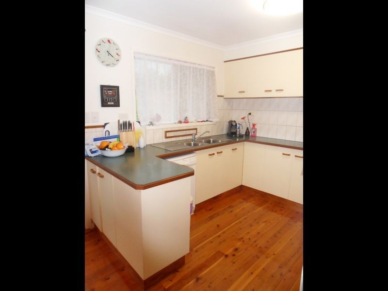 5 Stokes Street, Boyne Island QLD 4680