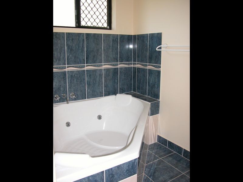 77 HAMPTON DRIVE, Tannum Sands QLD 4680