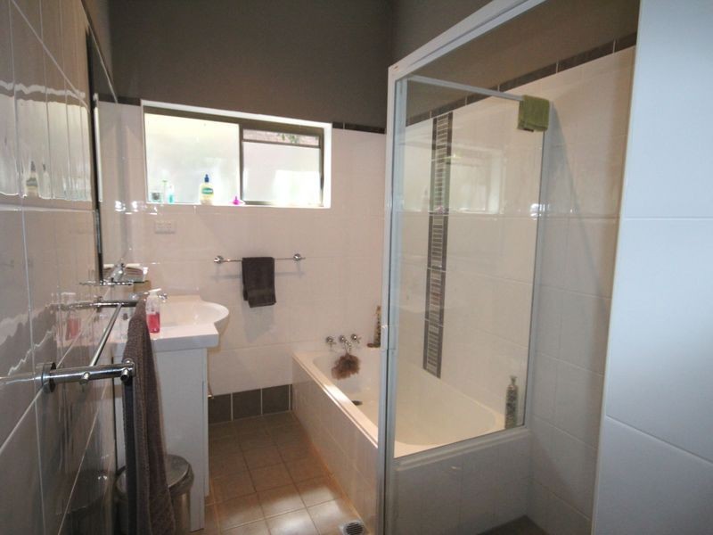 15 Sayre Cr, Boyne Island QLD 4680