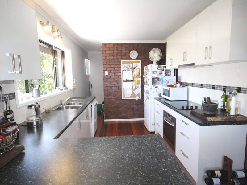 15 Sayre Cr, Boyne Island QLD 4680