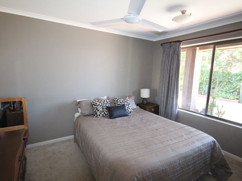 15 Sayre Cr, Boyne Island QLD 4680