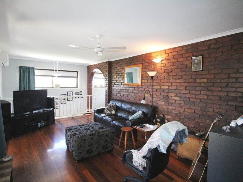 15 Sayre Cr, Boyne Island QLD 4680