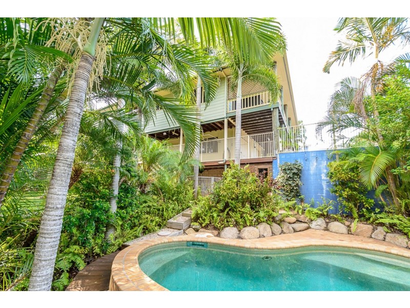 8 School Street, Tannum Sands QLD 4680