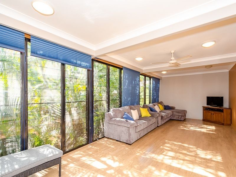 8 School Street, Tannum Sands QLD 4680