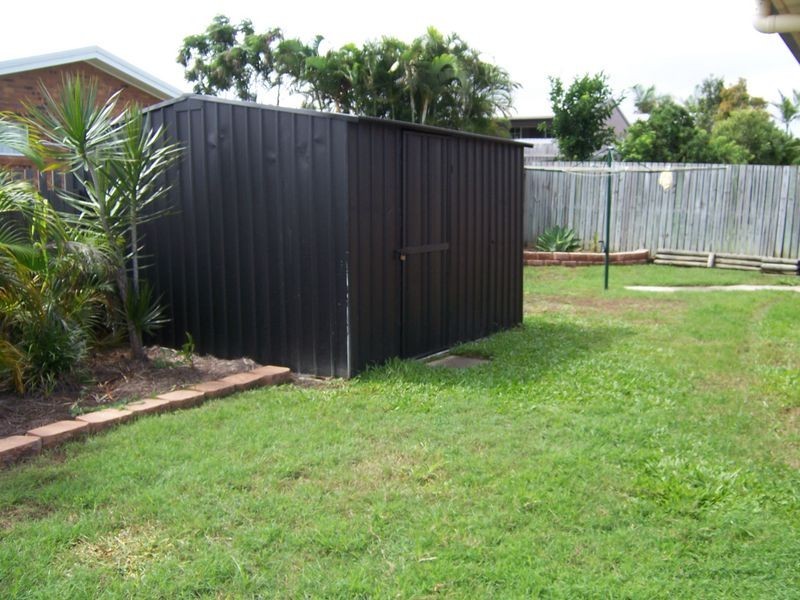 26 Curtis Ave, Boyne Island QLD 4680