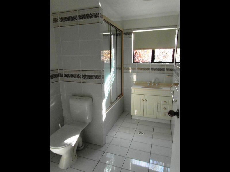 2/32 BEACH AVENUE, Tannum Sands QLD 4680