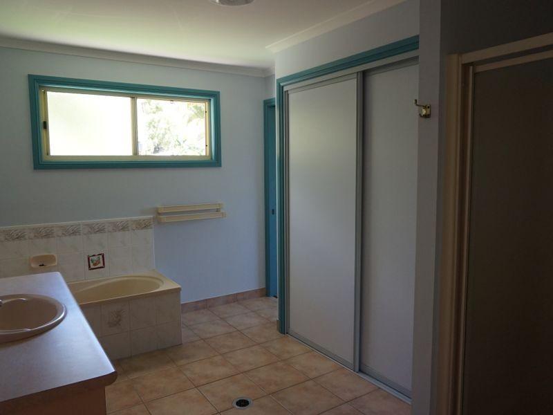 35 Sayre Crescent, Boyne Island QLD 4680