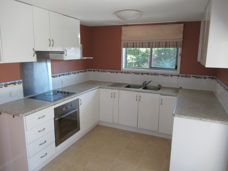 2 ONSLOW STREET, Tannum Sands QLD 4680