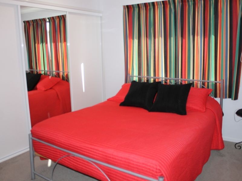 13 Golf View Drive, Boyne Island QLD 4680