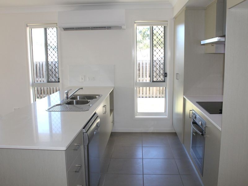 15 Kurwongbah Street, Boyne Island QLD 4680