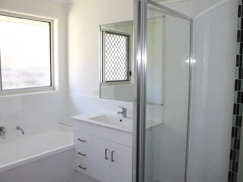 15 Kurwongbah Street, Boyne Island QLD 4680