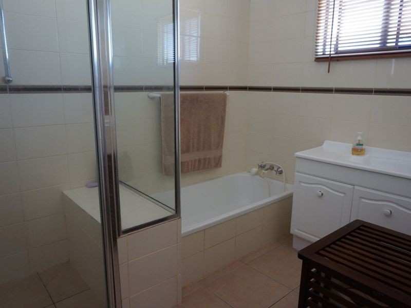 30 Alexander Street, Boyne Island QLD 4680