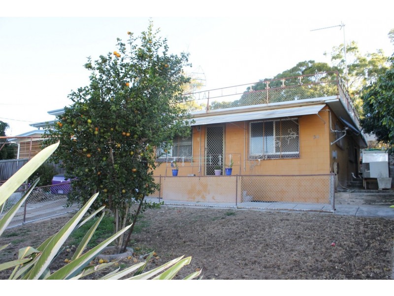 34 Amaroo Street, Boyne Island QLD 4680