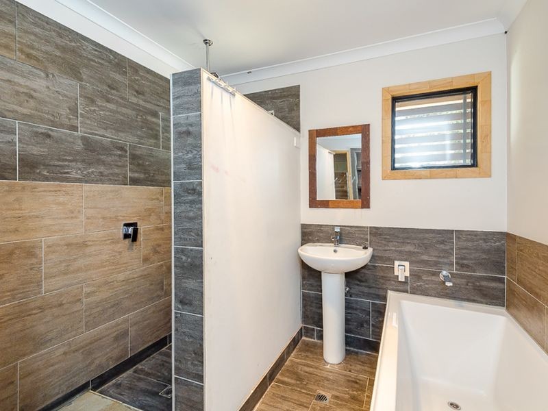 72 Wyndham Ave, Boyne Island QLD 4680