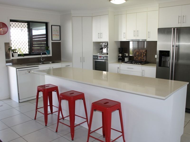 8 Hoddinott Close, Tannum Sands QLD 4680