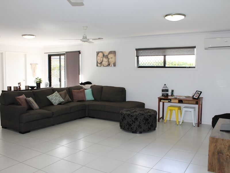 8 Hoddinott Close, Tannum Sands QLD 4680