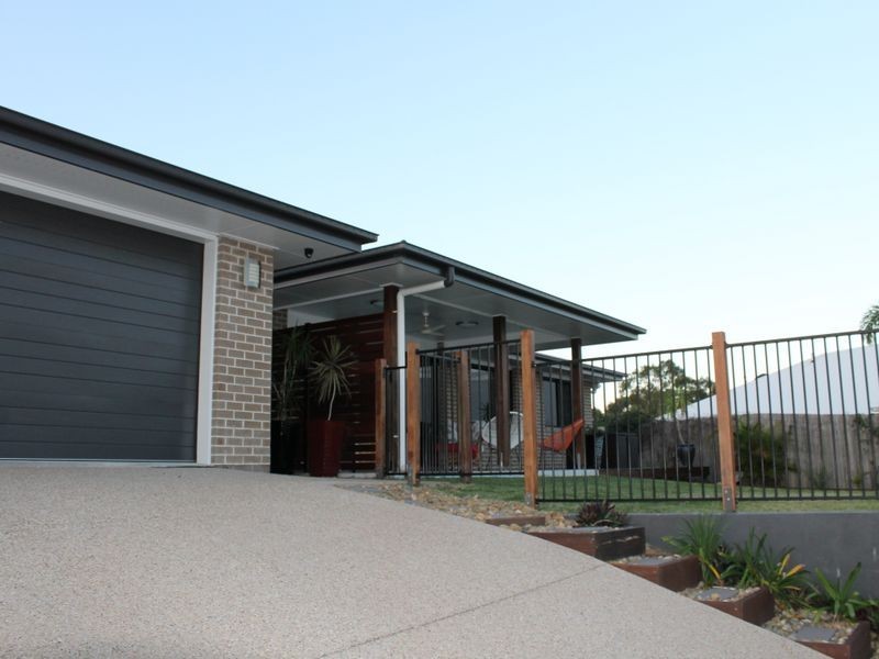 8 Hoddinott Close, Tannum Sands QLD 4680