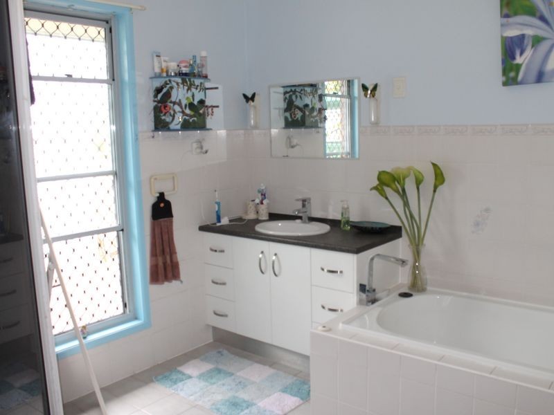 29 Brin Street, Boyne Island QLD 4680