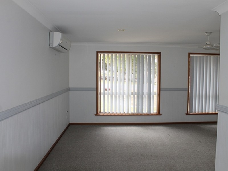 17 Curtis Avenue, Boyne Island QLD 4680