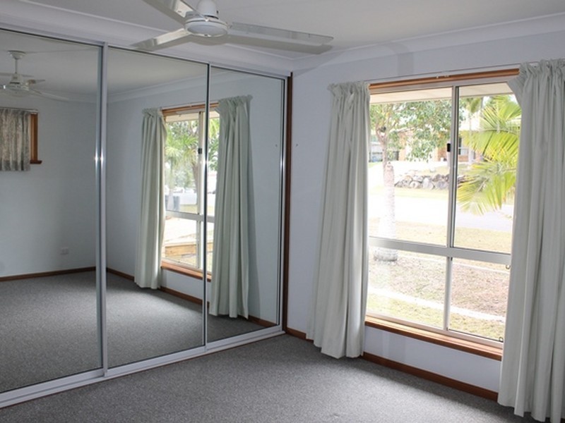 17 Curtis Avenue, Boyne Island QLD 4680