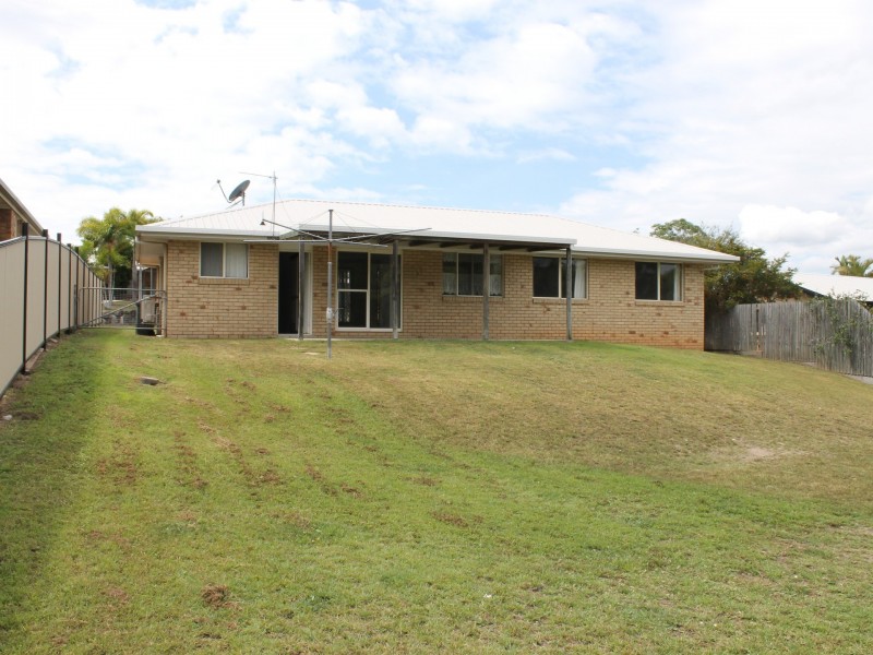 17 Curtis Avenue, Boyne Island QLD 4680