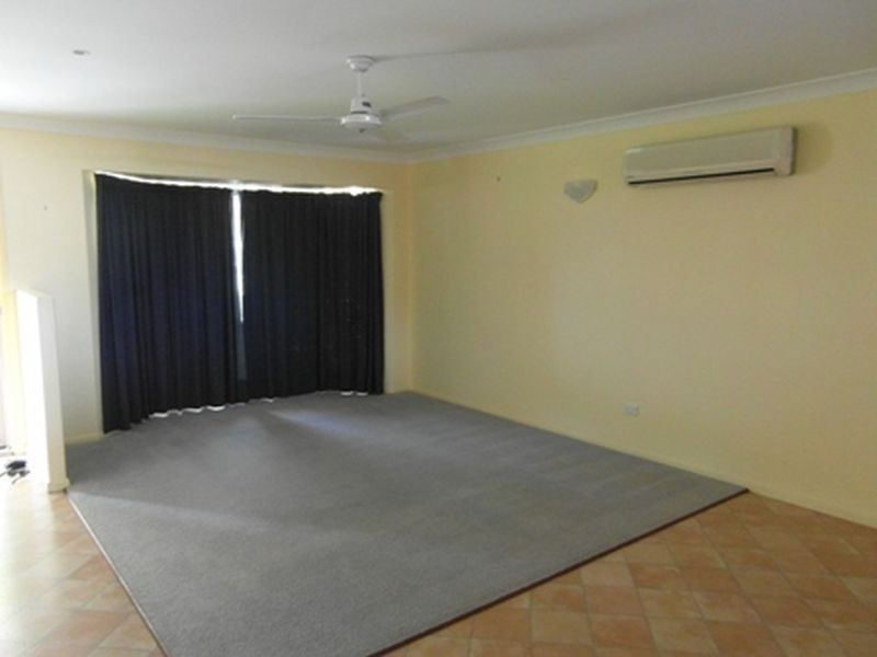 2/5 LAWREN COURT, Tannum Sands QLD 4680