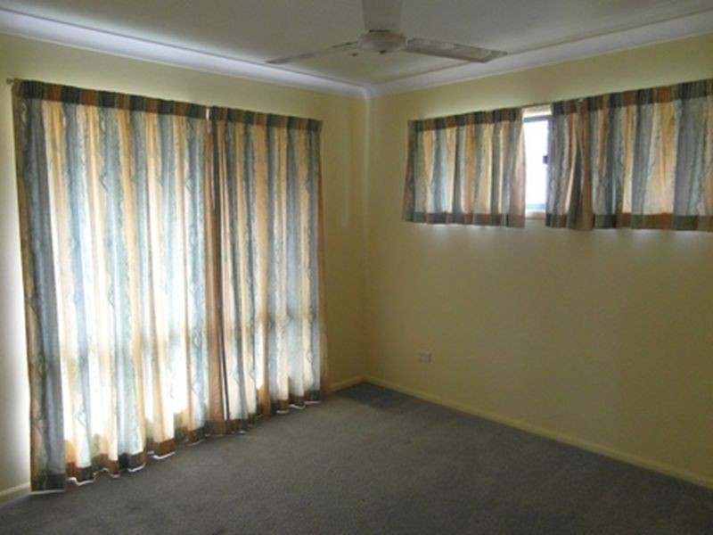 2/5 LAWREN COURT, Tannum Sands QLD 4680