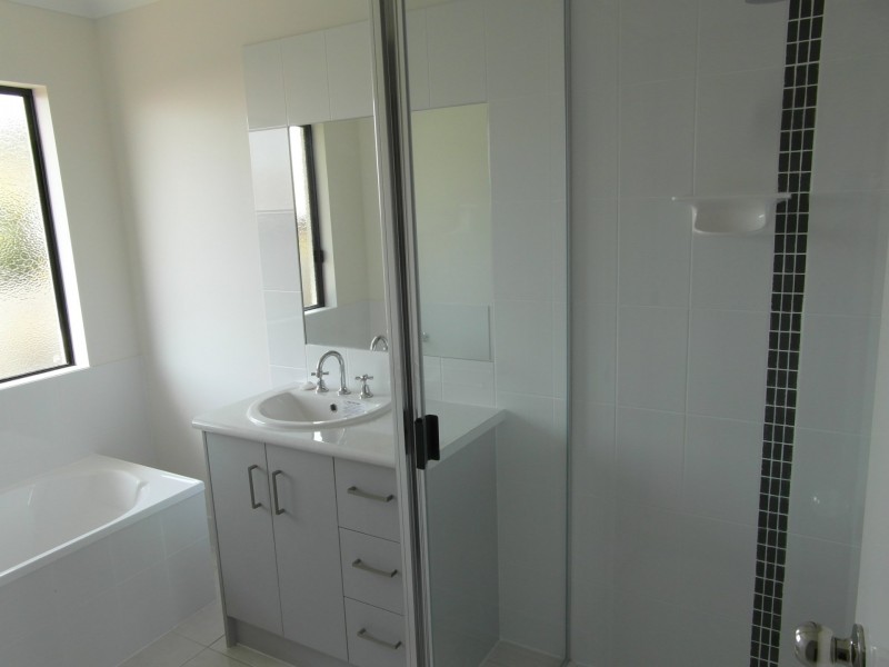 7 SURITA COURT, Boyne Island QLD 4680