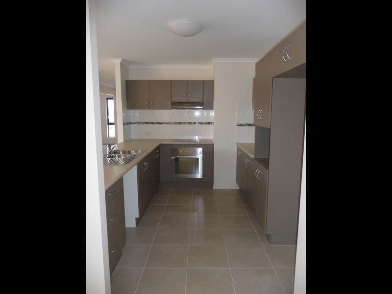 12 JEANA CLOSE, Boyne Island QLD 4680