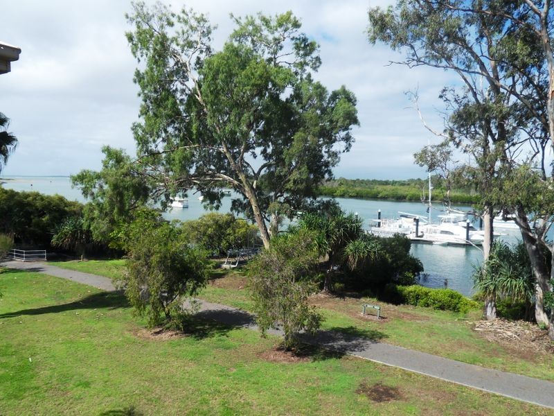 4/8a WYNDHAM AVENUE, Boyne Island QLD 4680