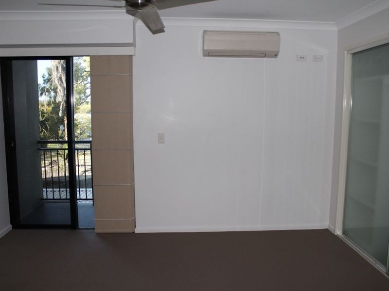 4/8a WYNDHAM AVENUE, Boyne Island QLD 4680