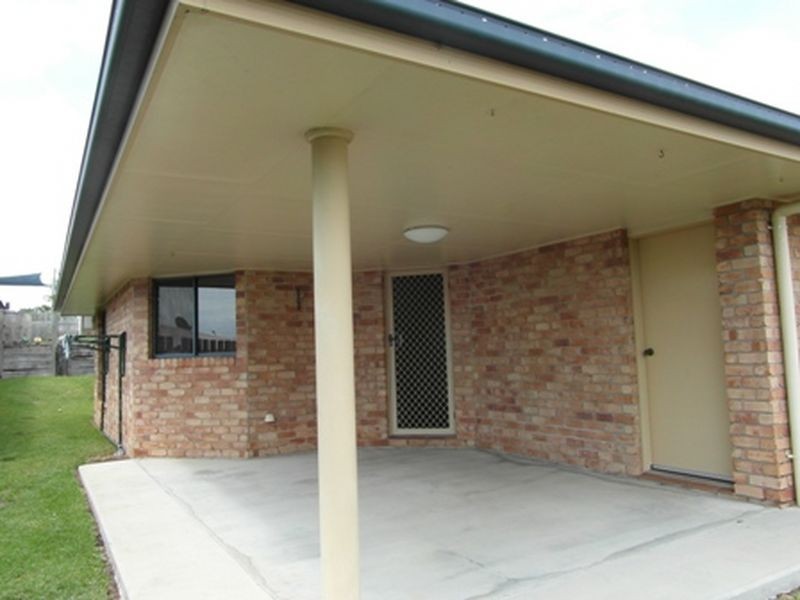 2/5 LAWRENCE COURT, Tannum Sands QLD 4680