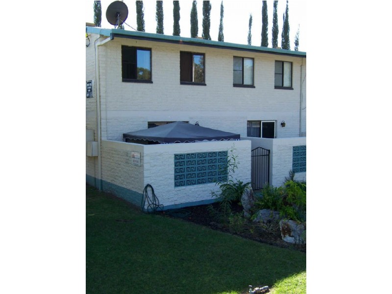 1/4 Wyndham Avenue, Boyne Island QLD 4680