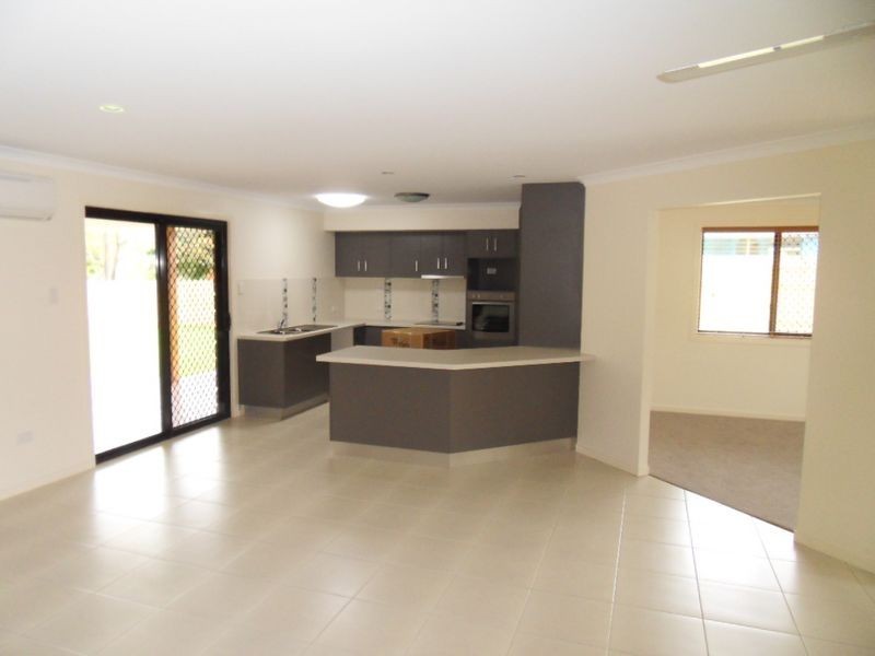 11 JEANA CLOSE, Boyne Island QLD 4680
