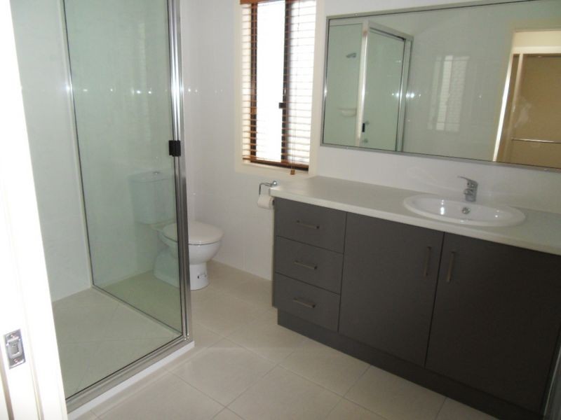 11 JEANA CLOSE, Boyne Island QLD 4680