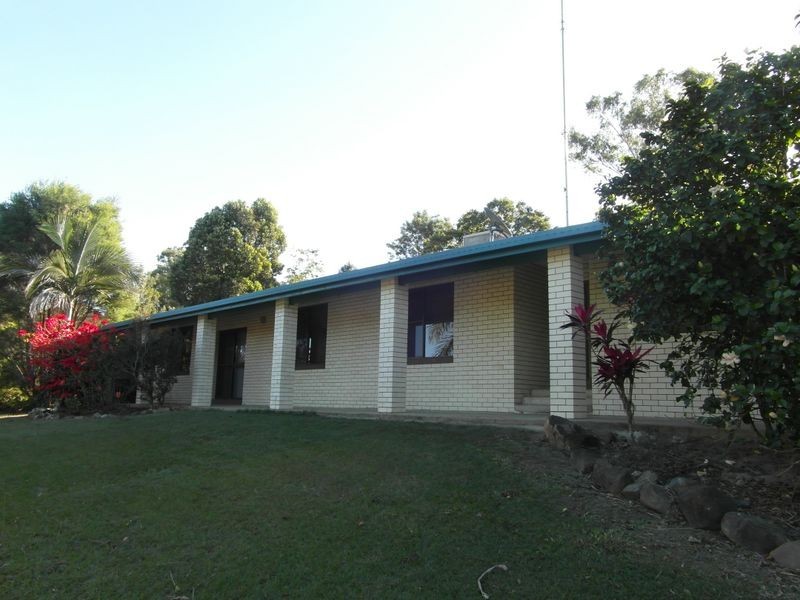 32 HELEN CRESCENT, Wurdong Heights QLD 4680