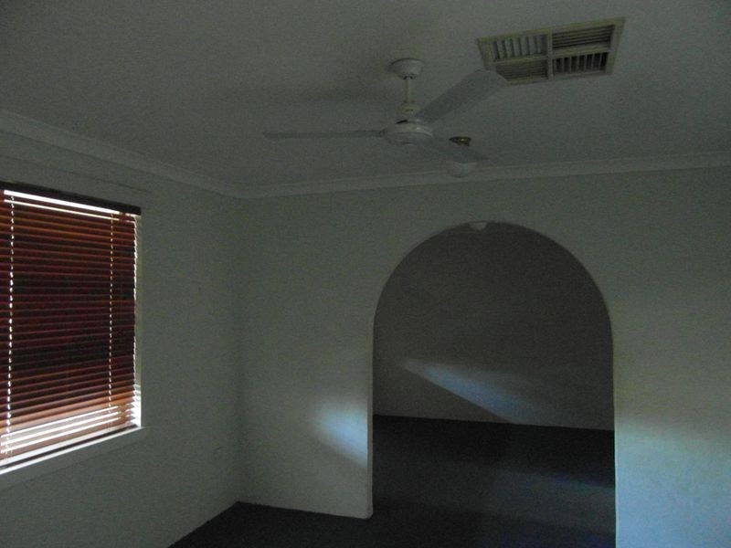 32 HELEN CRESCENT, Wurdong Heights QLD 4680
