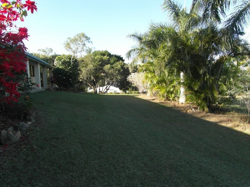 32 HELEN CRESCENT, Wurdong Heights QLD 4680