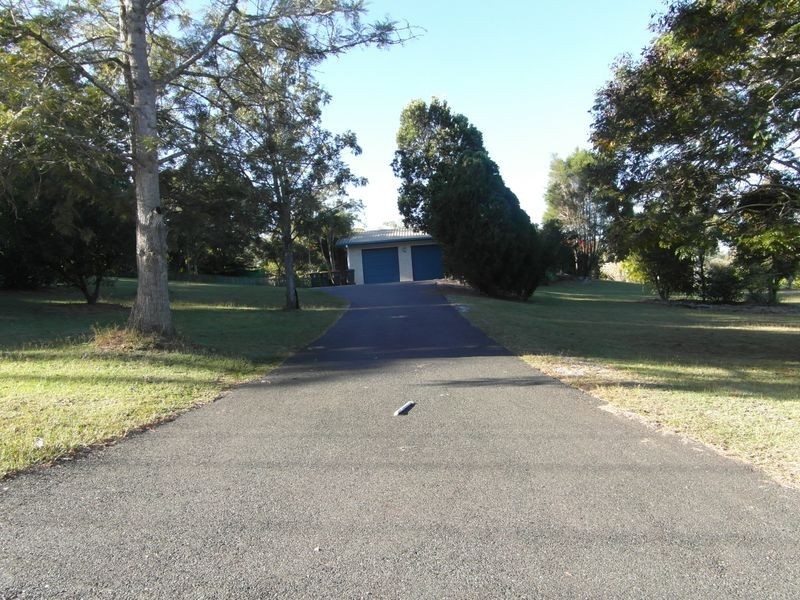 32 HELEN CRESCENT, Wurdong Heights QLD 4680