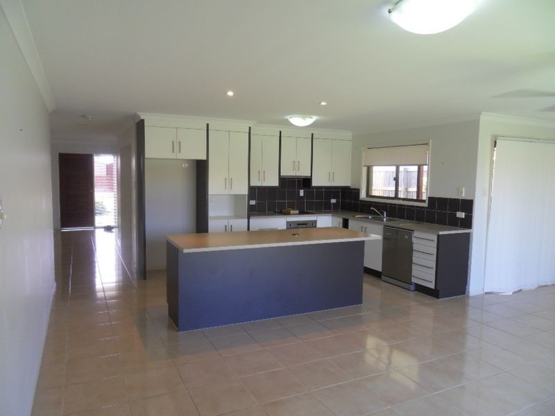 10 MELANIE COURT, Boyne Island QLD 4680