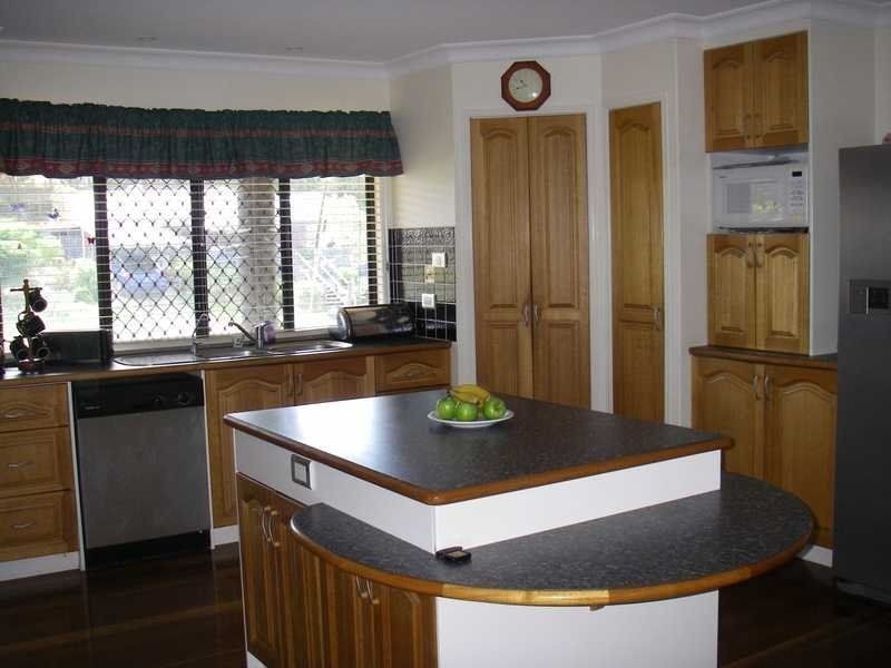 7 CURTIS AVENUE, Boyne Island QLD 4680