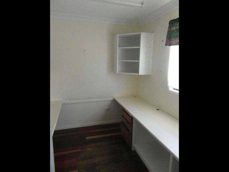 7 CURTIS AVENUE, Boyne Island QLD 4680