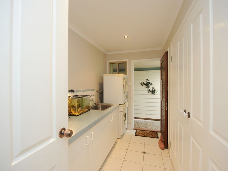9 CURRAWONG COURT, Boyne Island QLD 4680