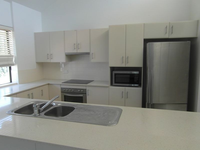 16/8A WYNDHAM AVENUE, Boyne Island QLD 4680