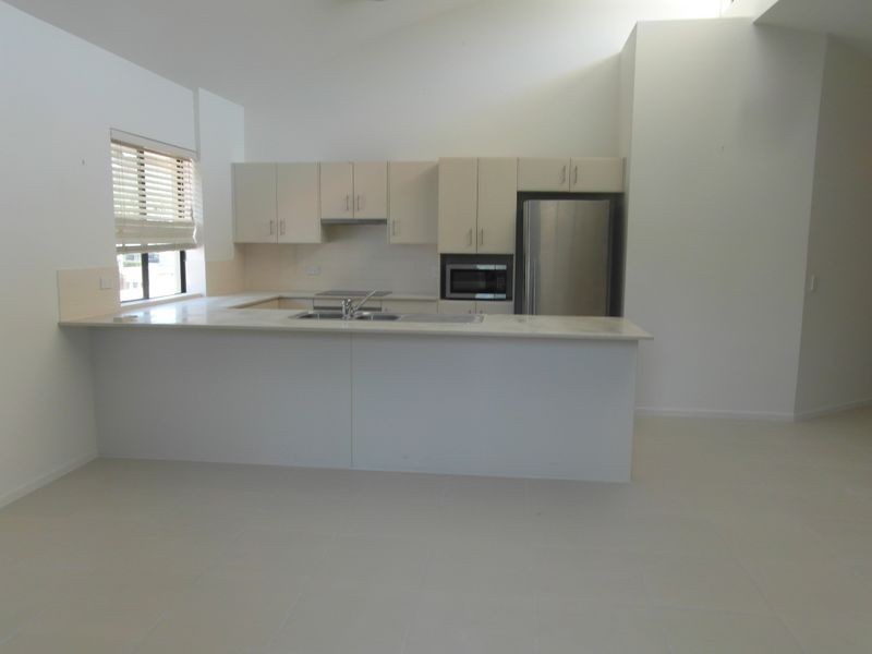 16/8A WYNDHAM AVENUE, Boyne Island QLD 4680