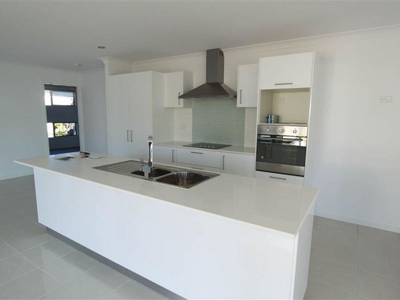 21 STELLA STREET, Boyne Island QLD 4680