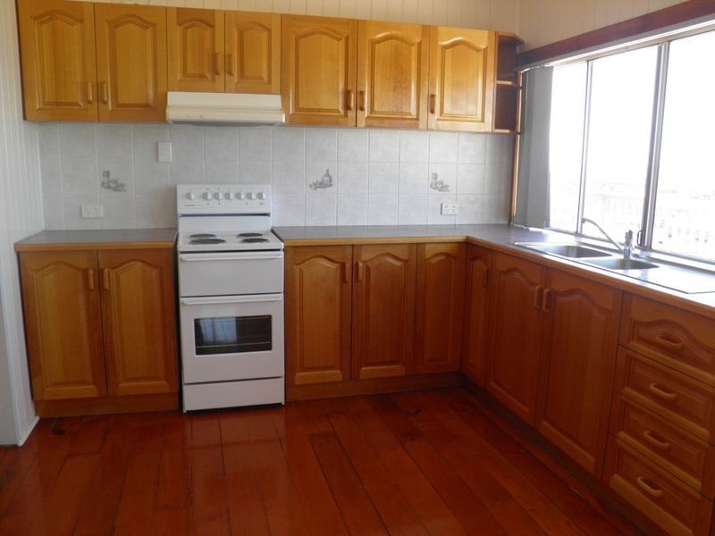 212 GOONDOON STREET, Gladstone QLD 4680