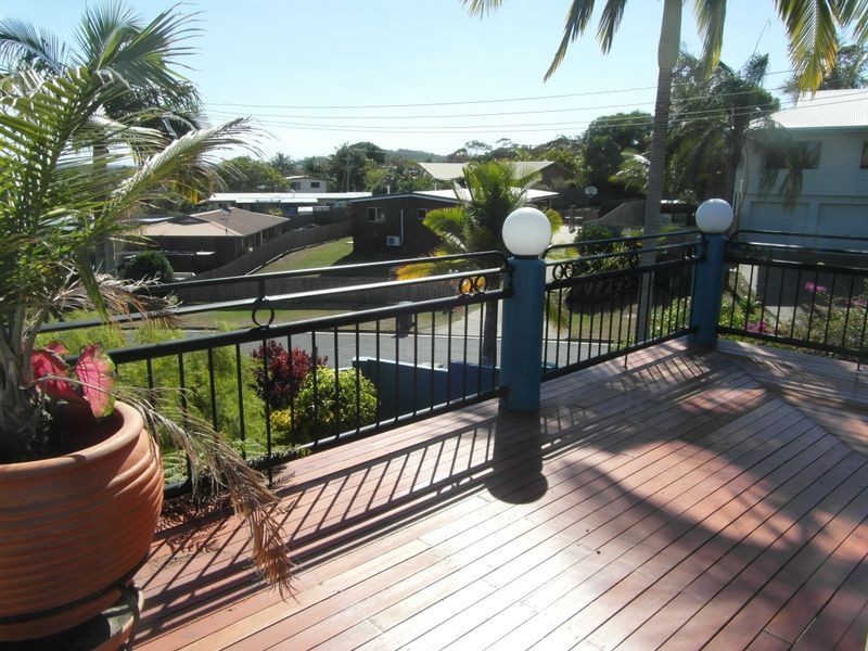 51 BOOTH AVENUE, Tannum Sands QLD 4680