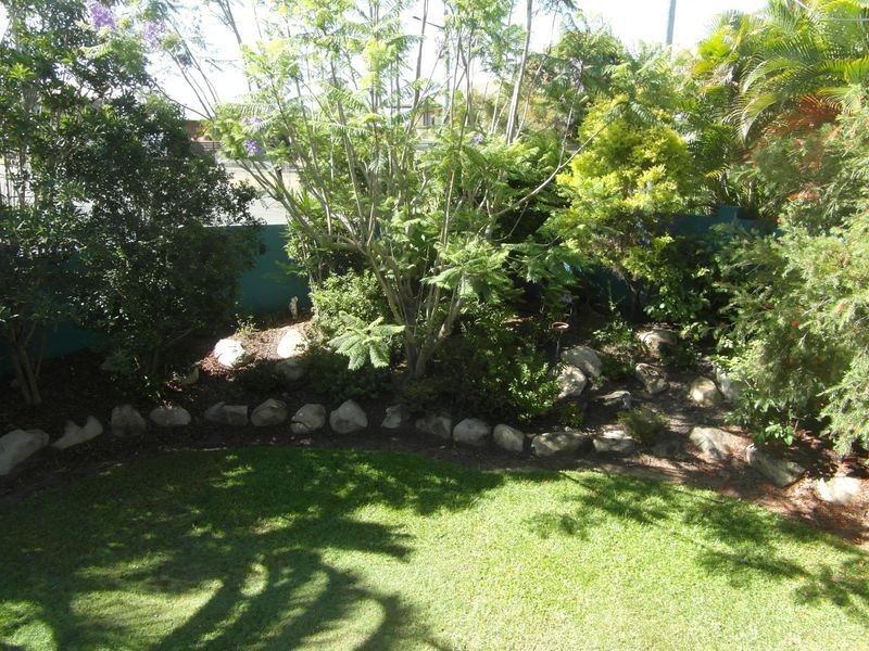 51 BOOTH AVENUE, Tannum Sands QLD 4680