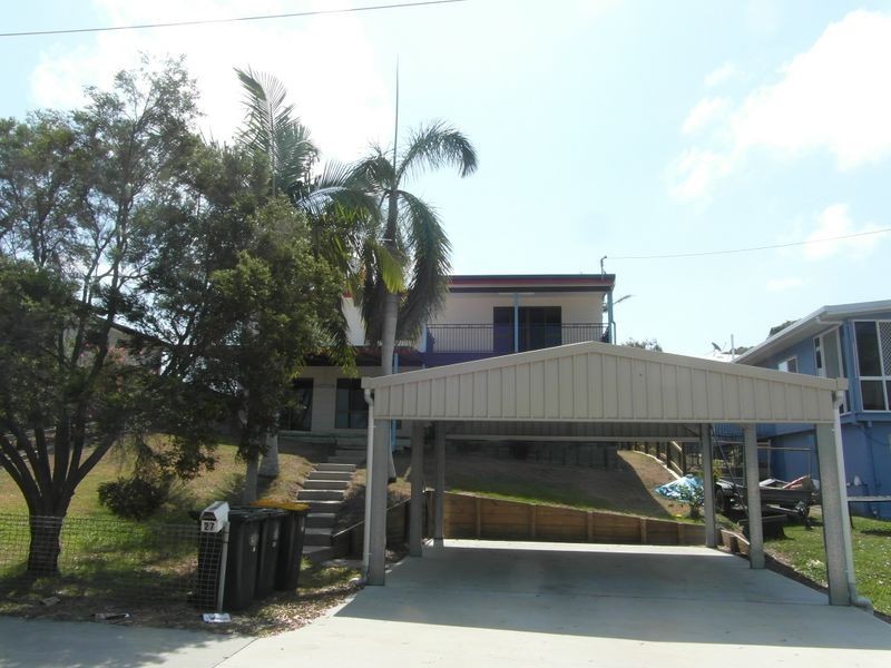 27 ISLAND ESPLANADE, Boyne Island QLD 4680